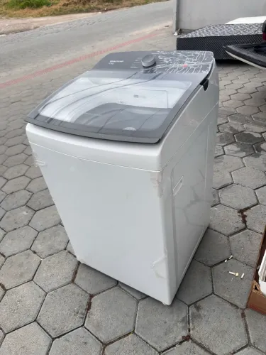 Máquina de lavar Brastemp no plástico