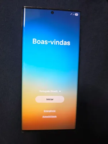 Galaxy S22 Ultra com acessórios 