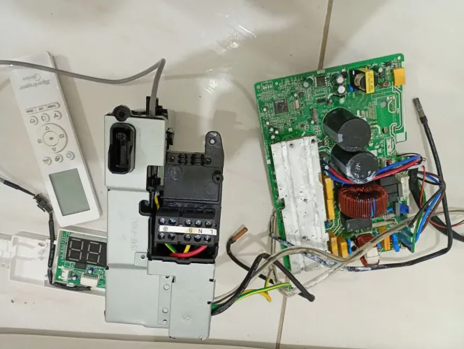 Placas  condensador e do evaporaor Midea inverter 18000 BTUs aceita cartão e troca 