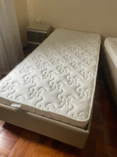 Cama solteiro e colchão NOVÍSSIMO 