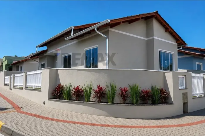 casa nova, 1 suíte +2 quartos, amplo terreno, casa de esquina