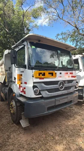 MB AXOR 3131 ANO 2022 CAÇAMBA BASCULANTE (REPASSE)