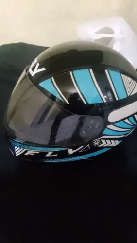 Vendo esse capacete novo numero 59
