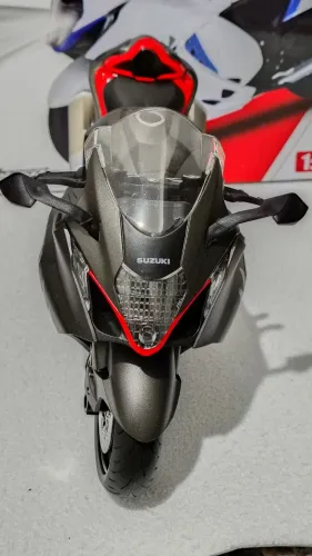 Miniatura da Moto Suzuki Hayabusa 1:09 