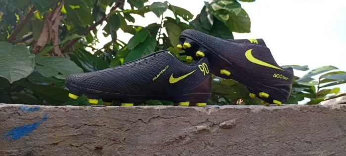 Chuteira Nike de campo