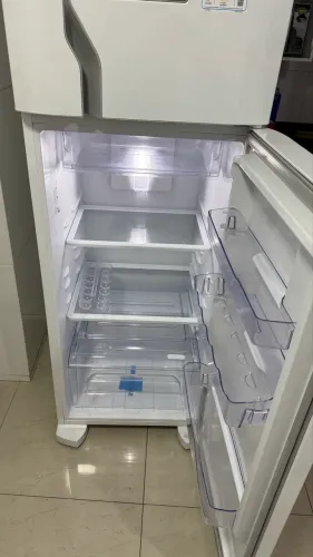 Geladeira Electrolux 371L frost free Seminova