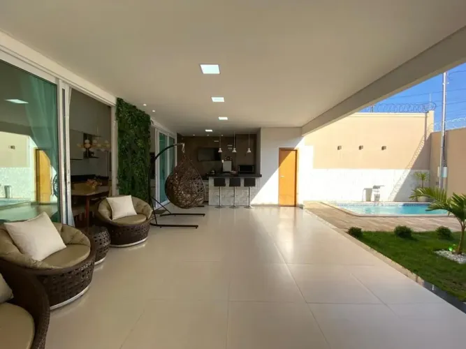 Casa à venda no bairro Jardim Patrícia em Uberlândia