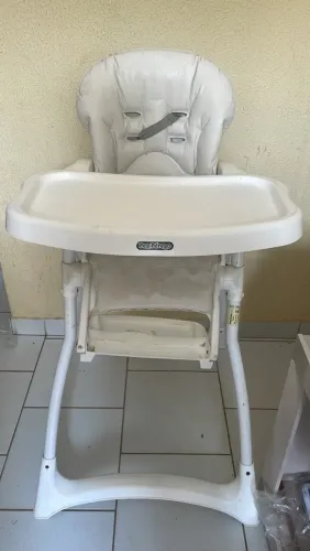 Cadeirinha de alimentação 