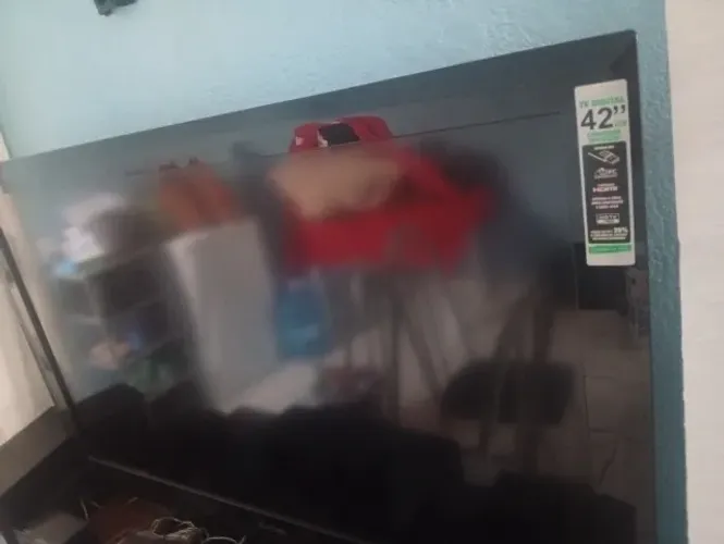 Vendo essa televisão 42 polegadas 