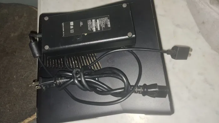 Xbox slim 360 (retirada de peças)+ fonte paralela