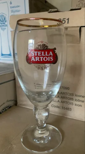 Copos taças canecas de cerveja