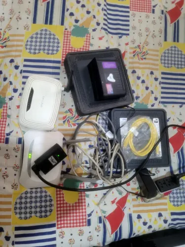 Vendo 5 Roteadores vai como nas fotos Somente interessados chamar obrigado 