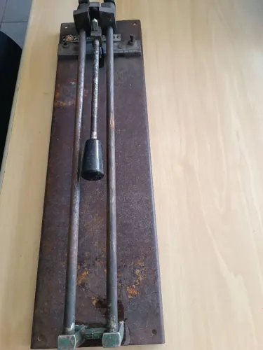 Cortador de piso manual