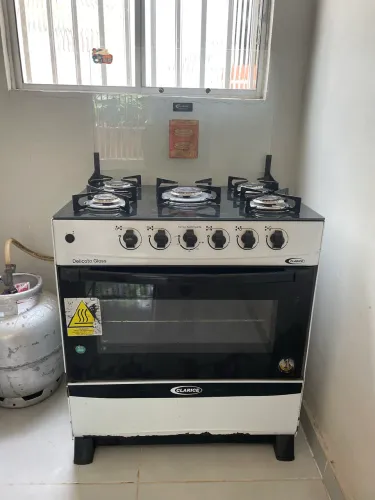 Fogão elétrico 5 bocas tampo de vidro seminovo
