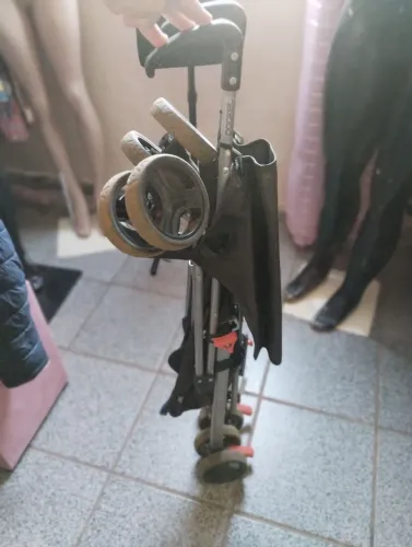Carrinho de bebê passeio