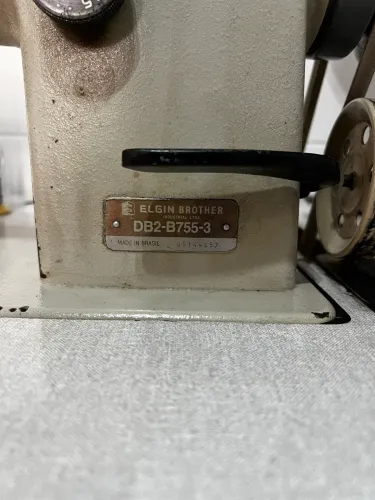 Máquina de costura industrial