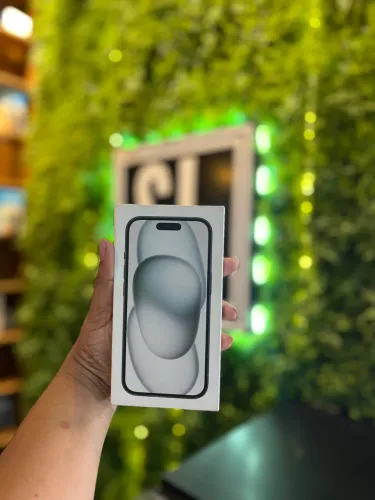 Apple iPhone 15 128GB Lacrado