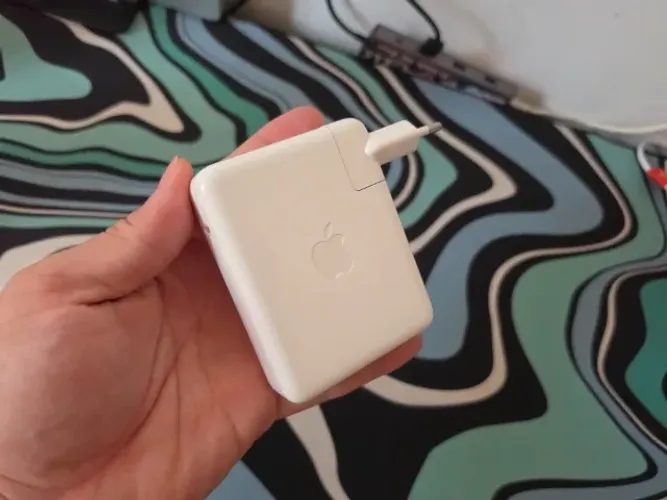 Carregador Apple 140W USB-C