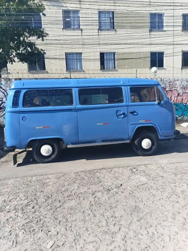 Vendo  Kombi ano 98 valor 12000 preço negociável
