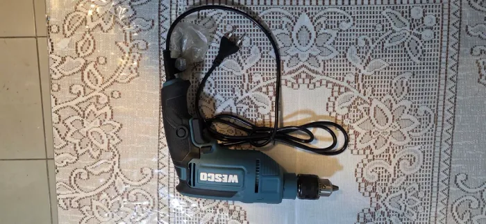 Furadeira WESCO 220V 800W nova sem uso