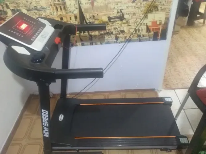 Oportunidade: Esteira Elétrica New Speed Super Nova - Impecável