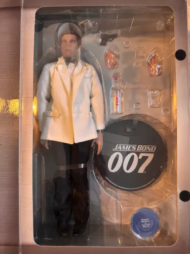 PROMOÇÃO Boneco de ação do James Bond 007, parte da coleção "Legacy Collection?