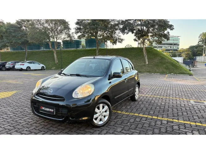 Nissan March SV 1.6 16V Flexstart 5P Mec. 2013