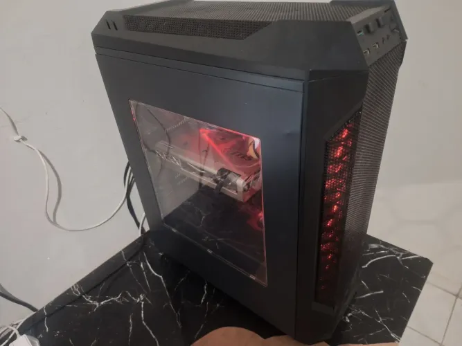 PC GAMER: COMPLETO, RODA TUDO!