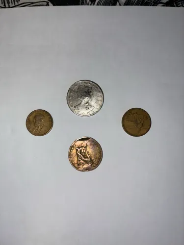 Moedas antigas colecionáveis