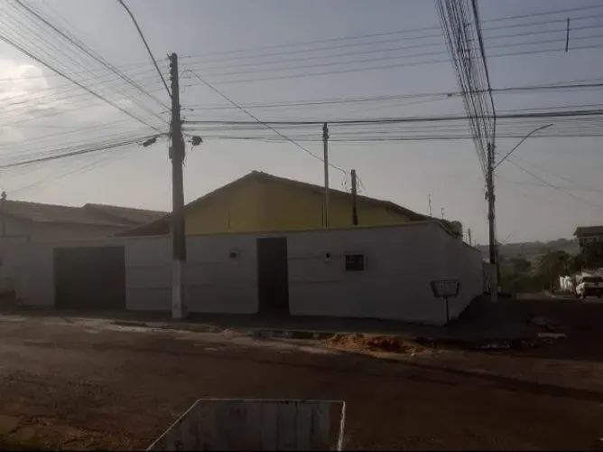 CASA À VENDA