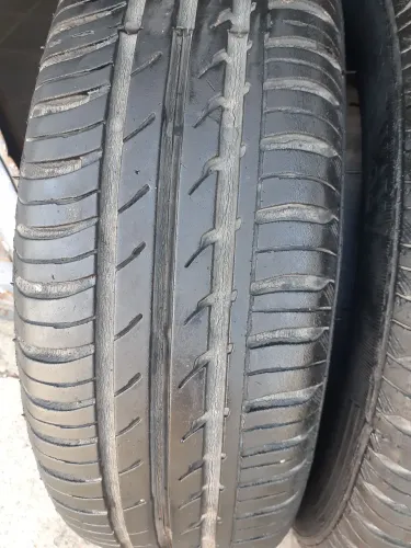 Vendo dois pneus aro 175/70/13 semi novos