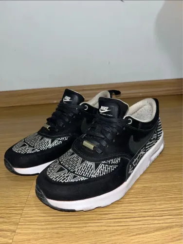 Tênis Nike Air Max Thea Lotc QS NYC W