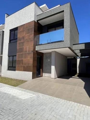 SOBRADO COM TERRAÇO NOVO À VENDA NO BOQUEIRÃO.