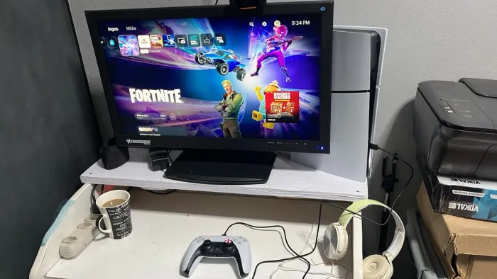 Vendo Ps5 slim mídia física e digital