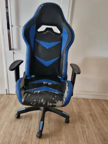 Cadeira Gamer seminova.