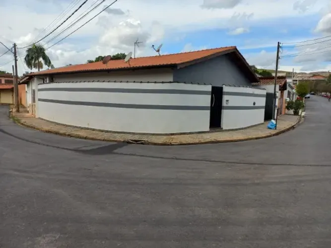 Casa na cidade de Socorro, Maravilhosa, 3 dorm. sendo 1 suíte, 3 banheiros, cozinha planej