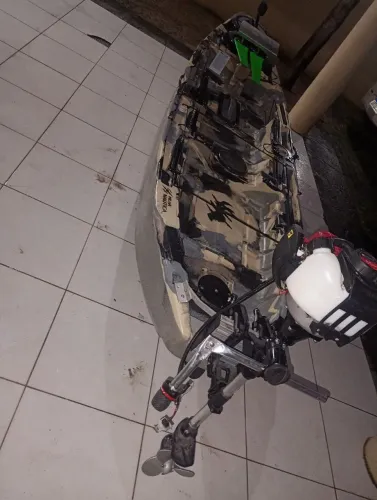 Caiaque motorizado
