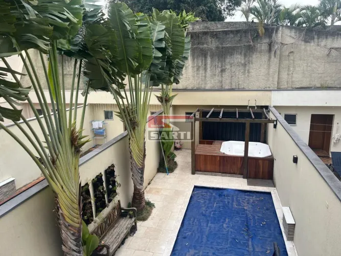 CASA EM CONDOMINIO FECHADO ALTO PADRÃO !!!!!