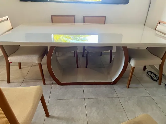 Mesa com tampão de vidro, 6 cadeiras