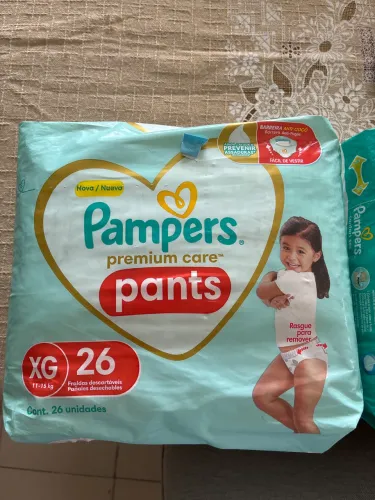 Fraldas descartáveis Pampers e Huggies