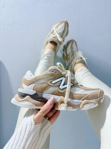 New Balance 9060 Off/Bege Couro Feminino