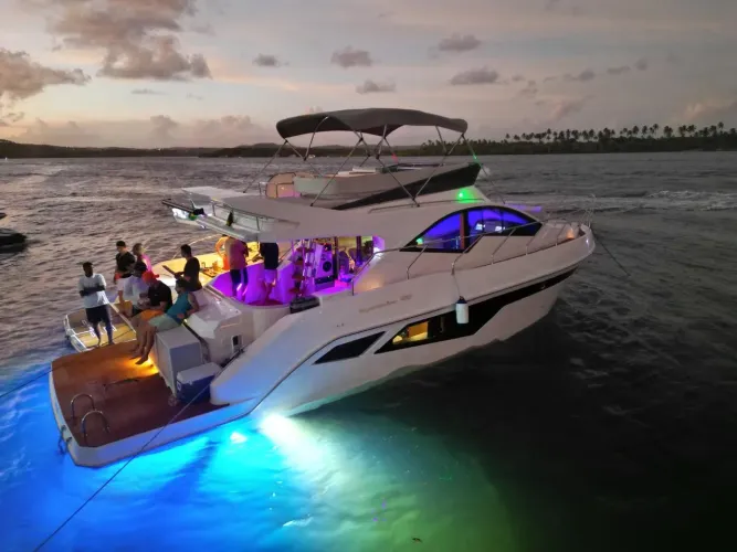 Lancha Royal Mariner Flybridge 48
