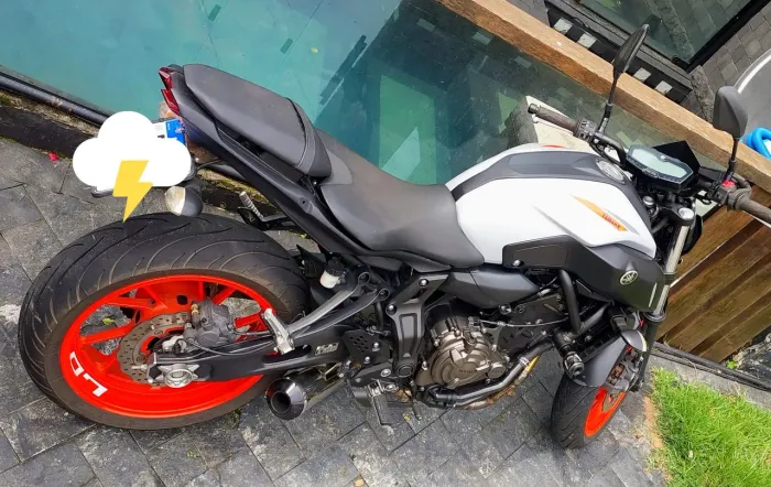Única MT07 km + da OLX