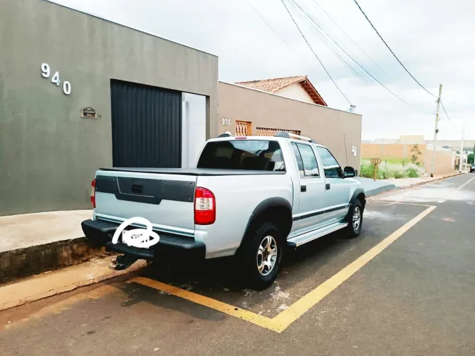 Chevrolet S10 P-up Colina 2.8 TDI 4x2/4x4 CD Dies. 2009