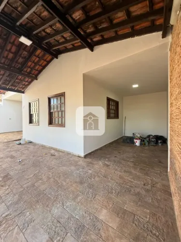 CASA EXCELENTE LOCALIZAÇÃO PROXIMO IMEPAC.