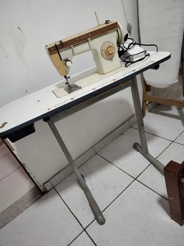 MÁQUINA DE COSTURA SINGER