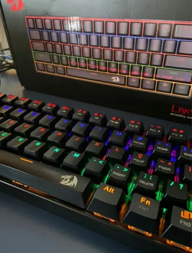 Teclado Redragon Lakshmi Praticamente Novo