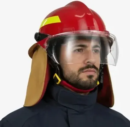 Conjunto de calça, casaco e capacete.