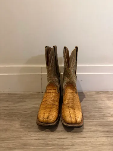 Bota couro de jacaré claro tamanho 40 goyazes