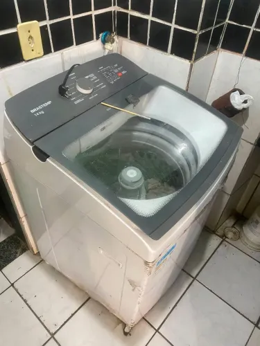 Maquina parada para vender